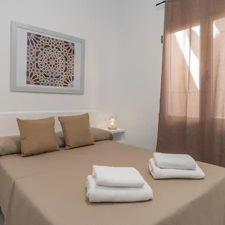 Tuguest Carcel Baja Apartment Granada